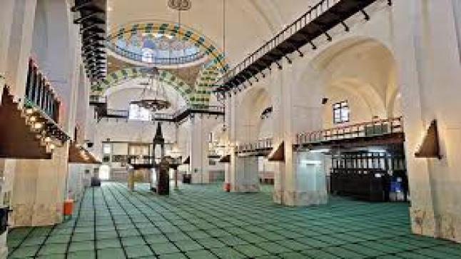 المغاربة ينتظرون قرارا “مركزياً” لإعادة فتح المساجد المغلقة