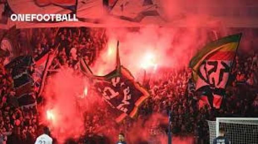 الجماهير الودادية بارتداء اللون الأسود في مباراة إياب ربع نهائي الدوري الأفريقي